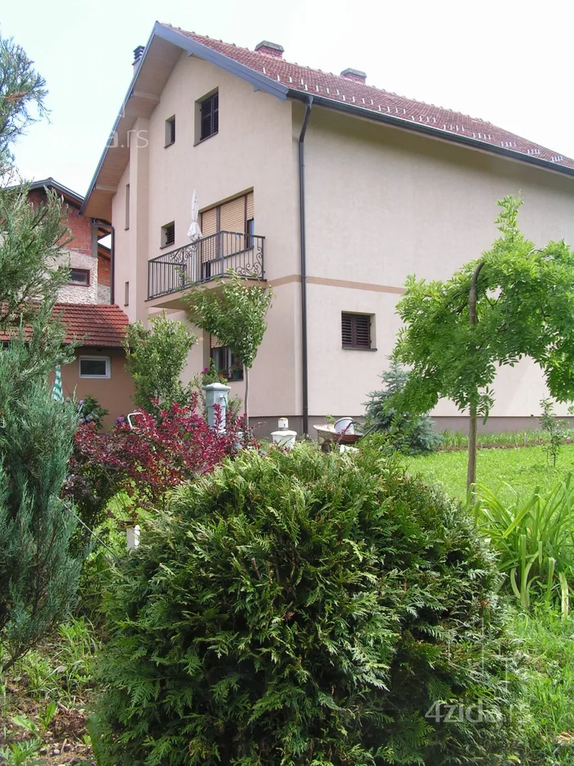 3-etažna kuća | 4zida