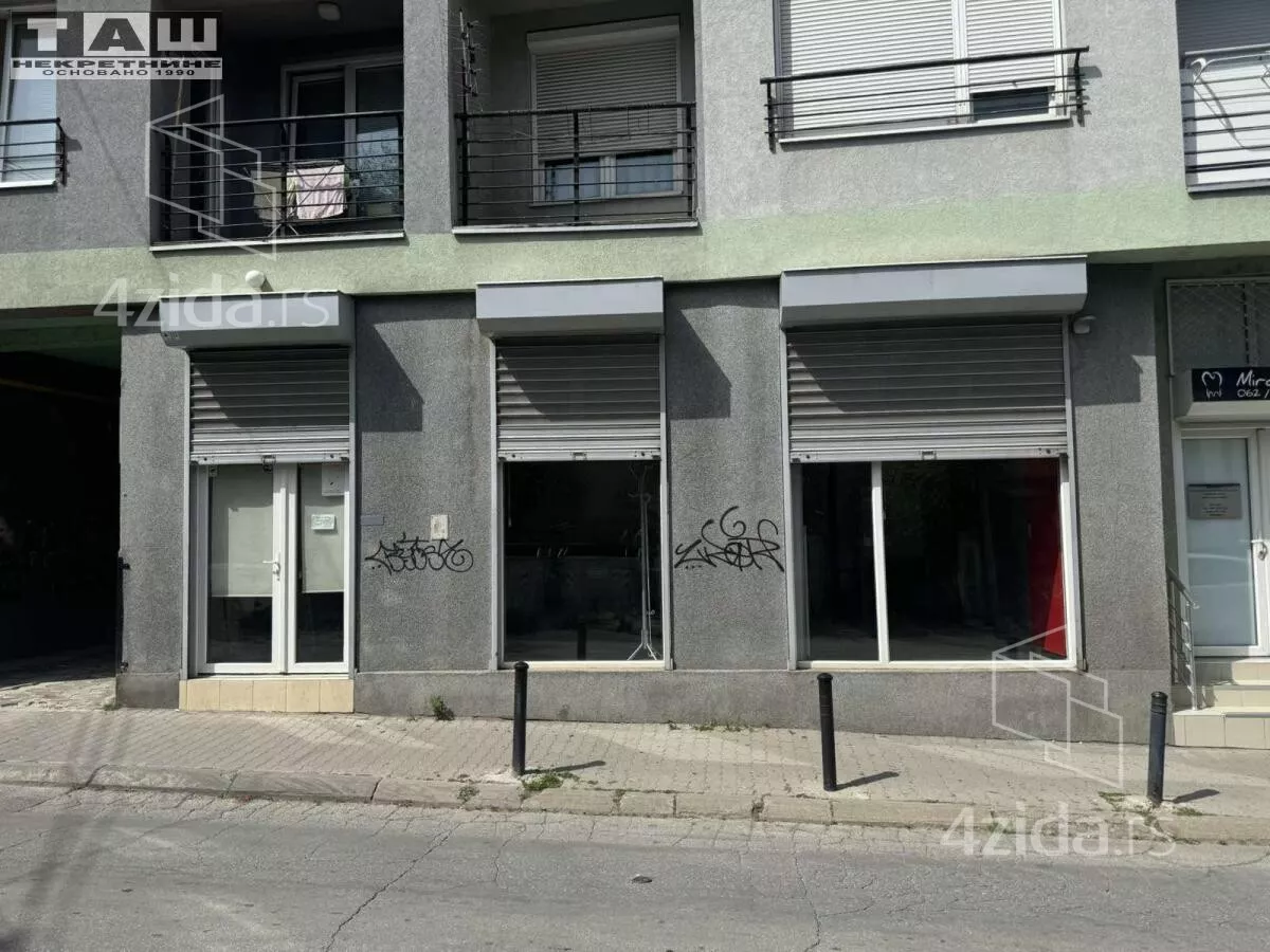 Lokal | 4zida