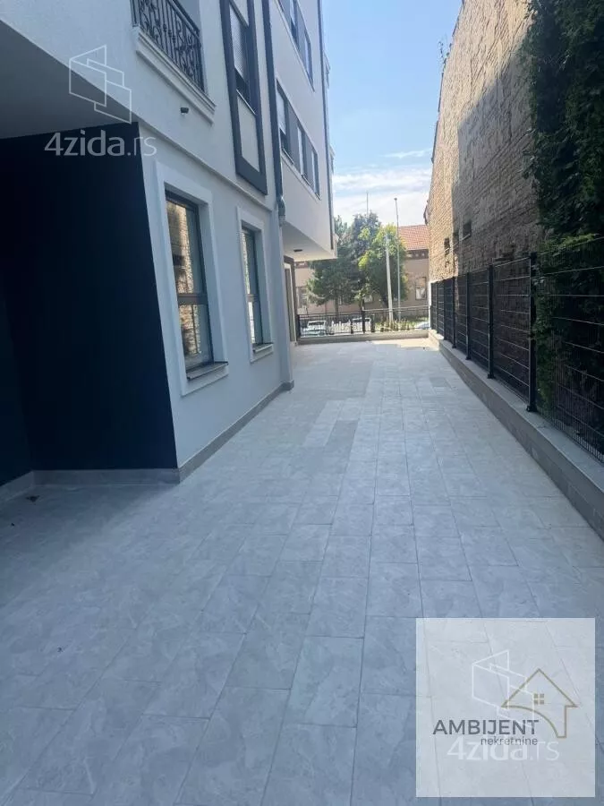 Lokal | 4zida