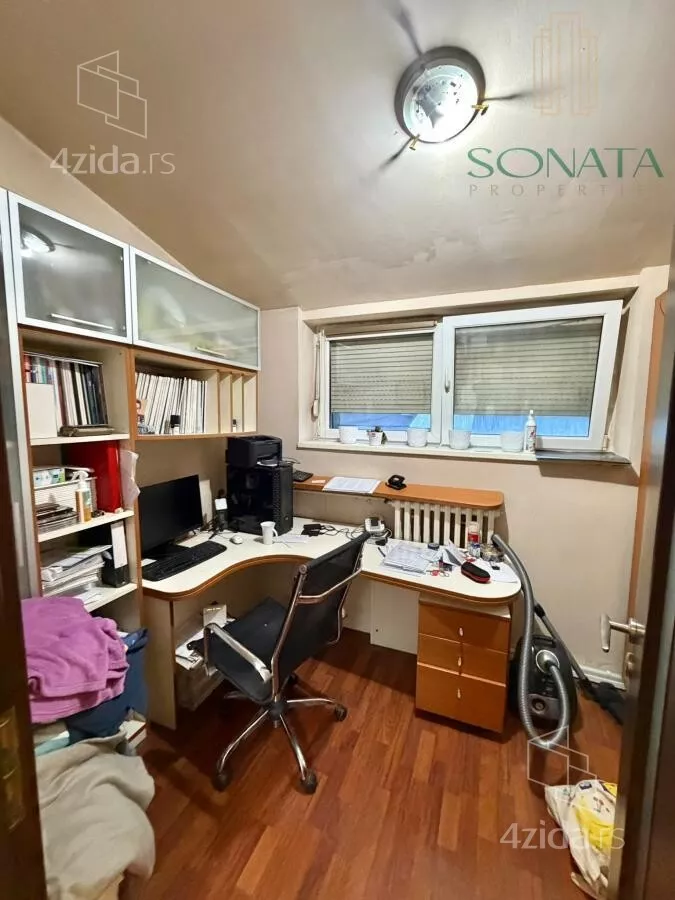 Četvoroiposoban stan | 4zida