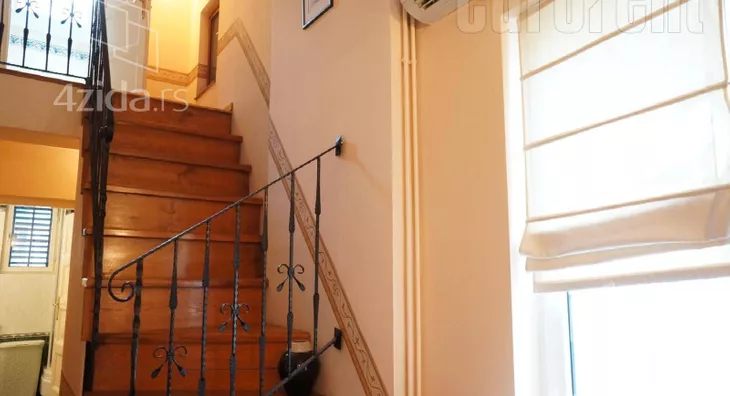 Četvoroiposoban stan | 4zida