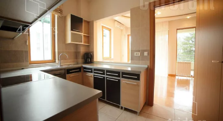 Petoiposoban stan | 4zida