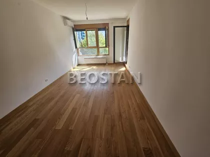 Tadije Sondermajera | 4zida.rs