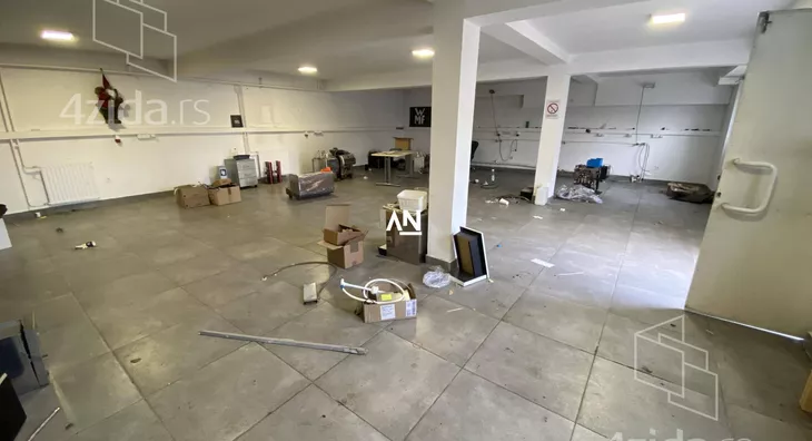 Poslovni prostor | 4zida