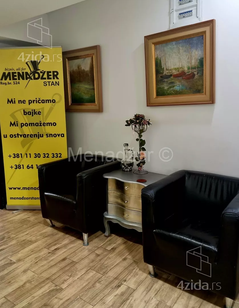 Poslovna zgrada | 4zida