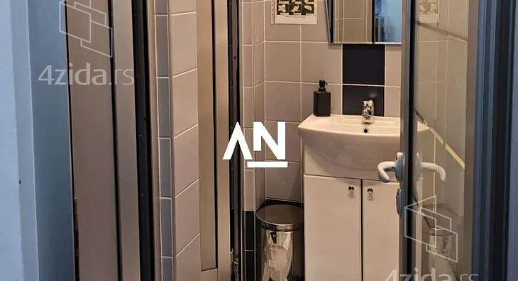 Šestosoban stan | 4zida