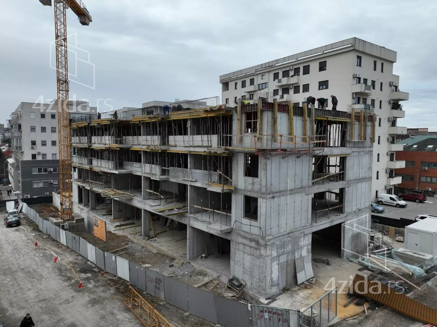 Četvoroiposoban stan | 4zida