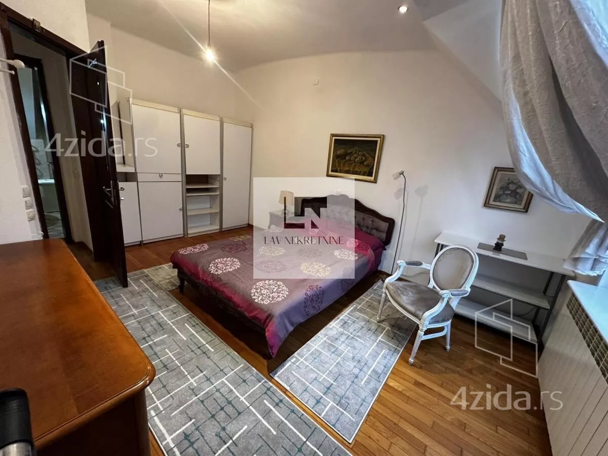 Petosoban stan | 4zida