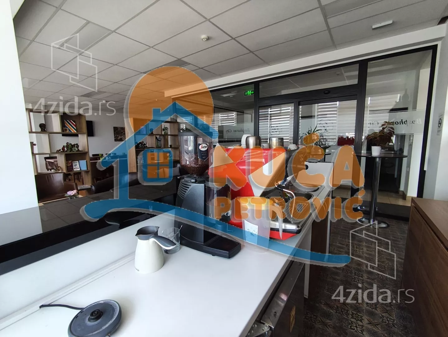 Lokal | 4zida