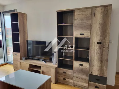 Heroja Pinkija | 4zida.rs