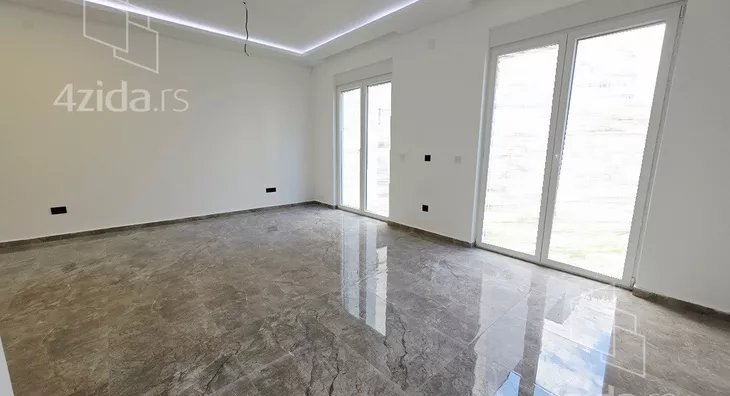 Četvoroiposoban stan | 4zida