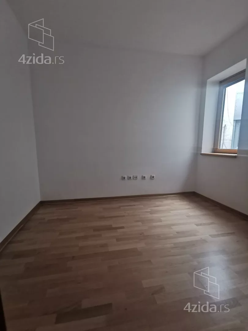 Četvoroiposoban stan | 4zida