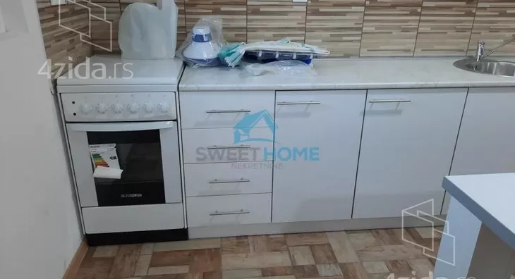 Četvoroiposoban stan | 4zida