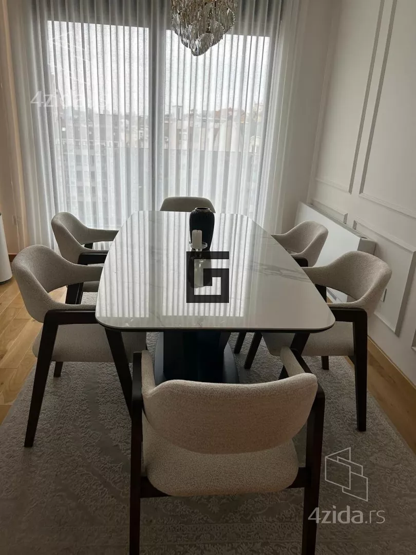 Petosoban stan | 4zida