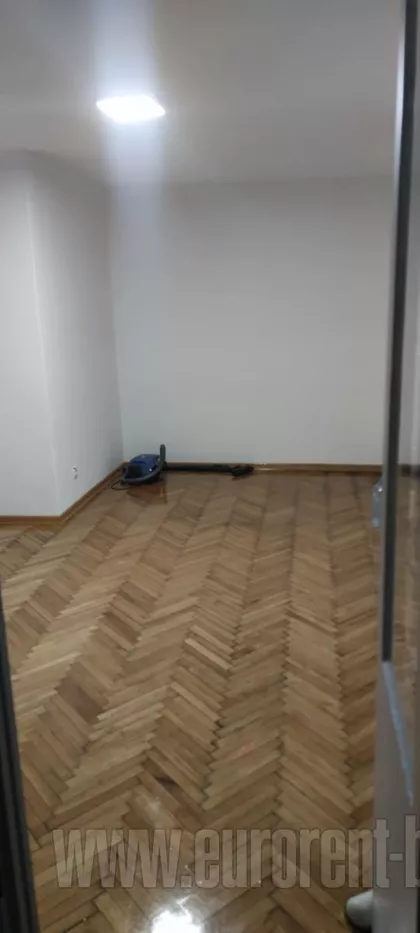 CRVENI KRST | 4zida.rs