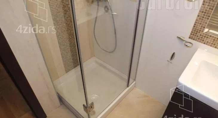 Četvoroiposoban stan | 4zida