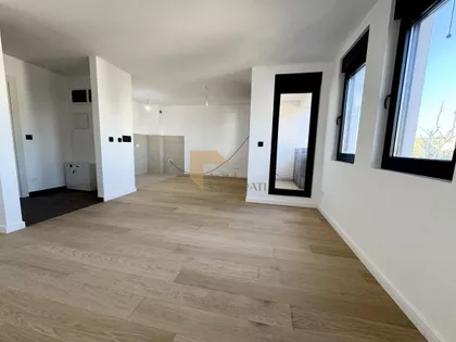 Autokomanda | 4zida.rs