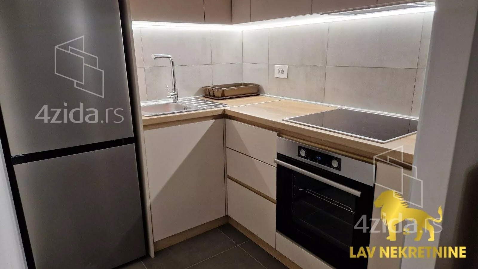 Jednoiposoban stan | 4zida