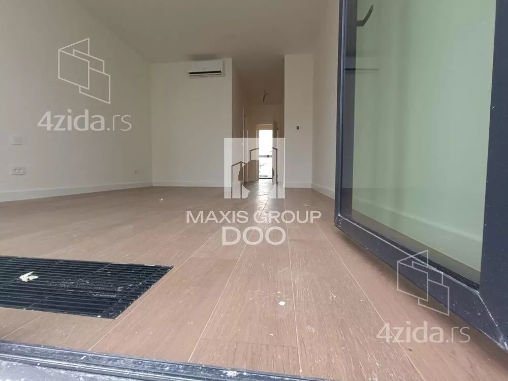 Šestosoban stan | 4zida