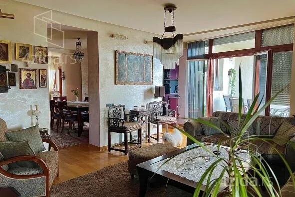 Šestosoban stan | 4zida