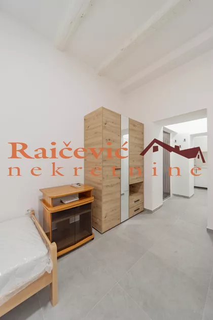 Kapetan Misina | 4zida.rs