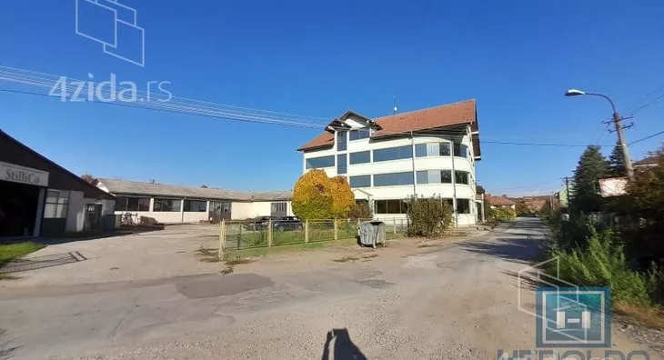Poslovni prostor | 4zida