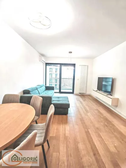 Milana Rakića | 4zida.rs