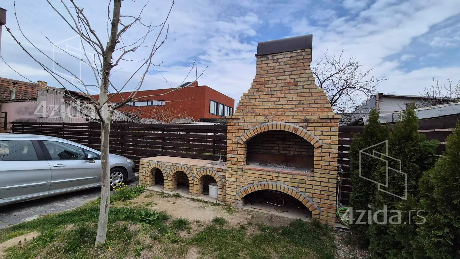 Poslovna zgrada | 4zida