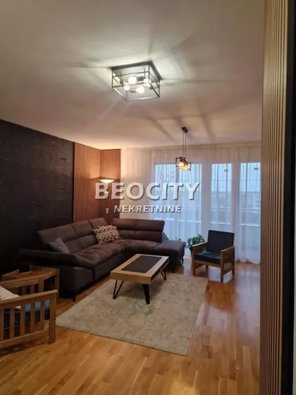 Mažuranićeva | 4zida.rs