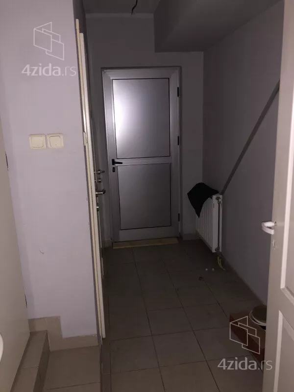 Lokal | 4zida