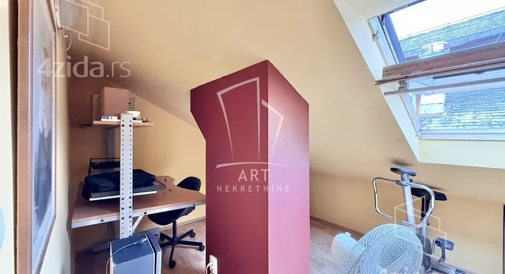 Četvoroiposoban stan | 4zida