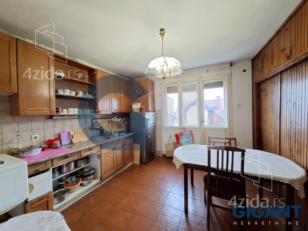 Petosoban stan | 4zida