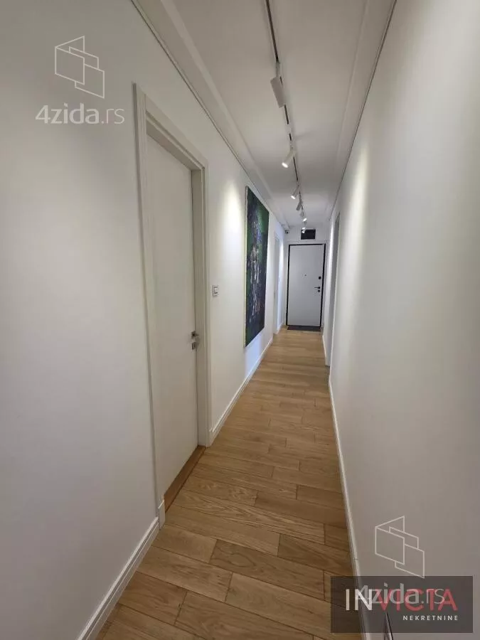 Sedmosoban stan | 4zida
