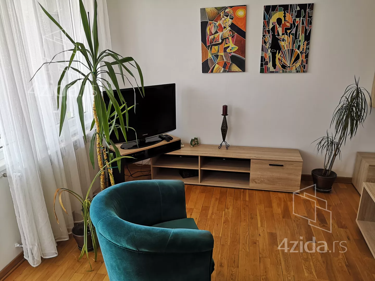 Jednoiposoban stan | 4zida