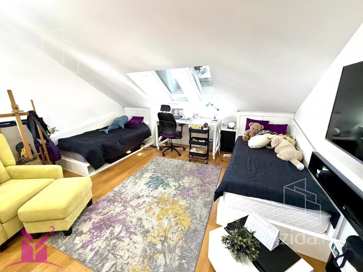 Sedmosoban stan | 4zida