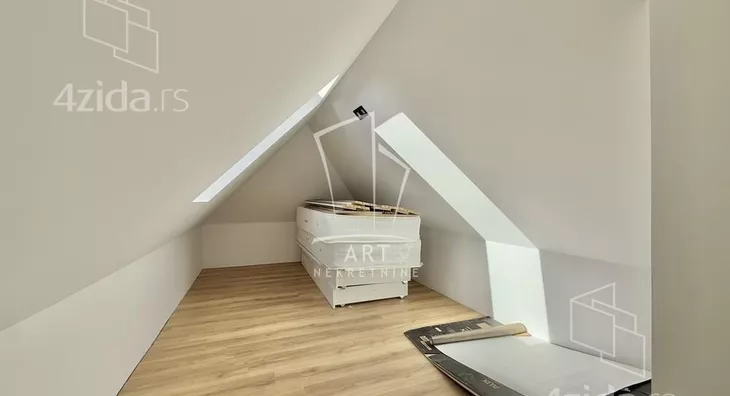 Četvoroiposoban stan | 4zida