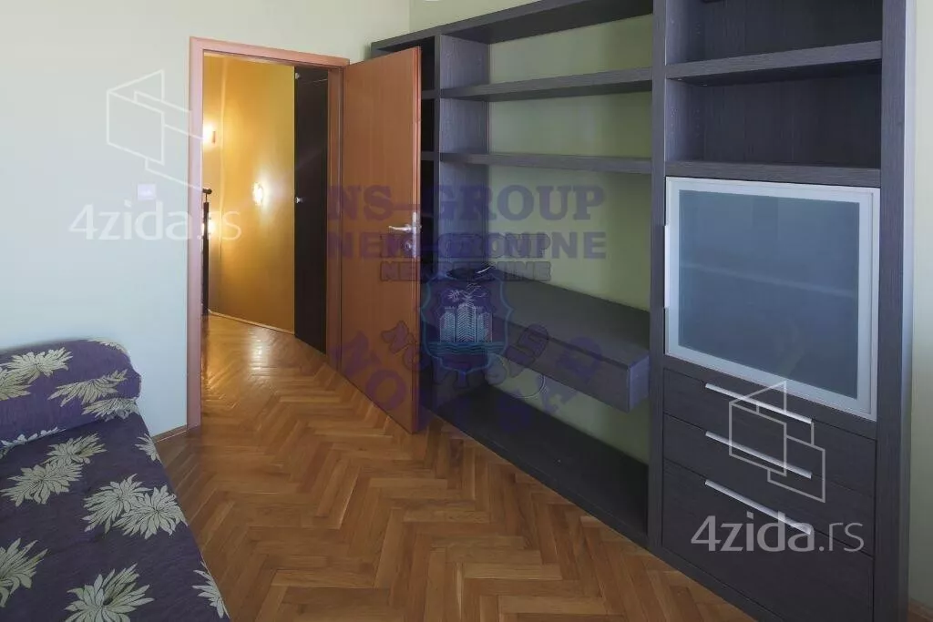 Četvoroiposoban stan | 4zida