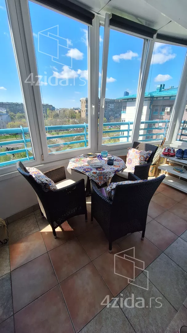 Četvoroiposoban stan | 4zida