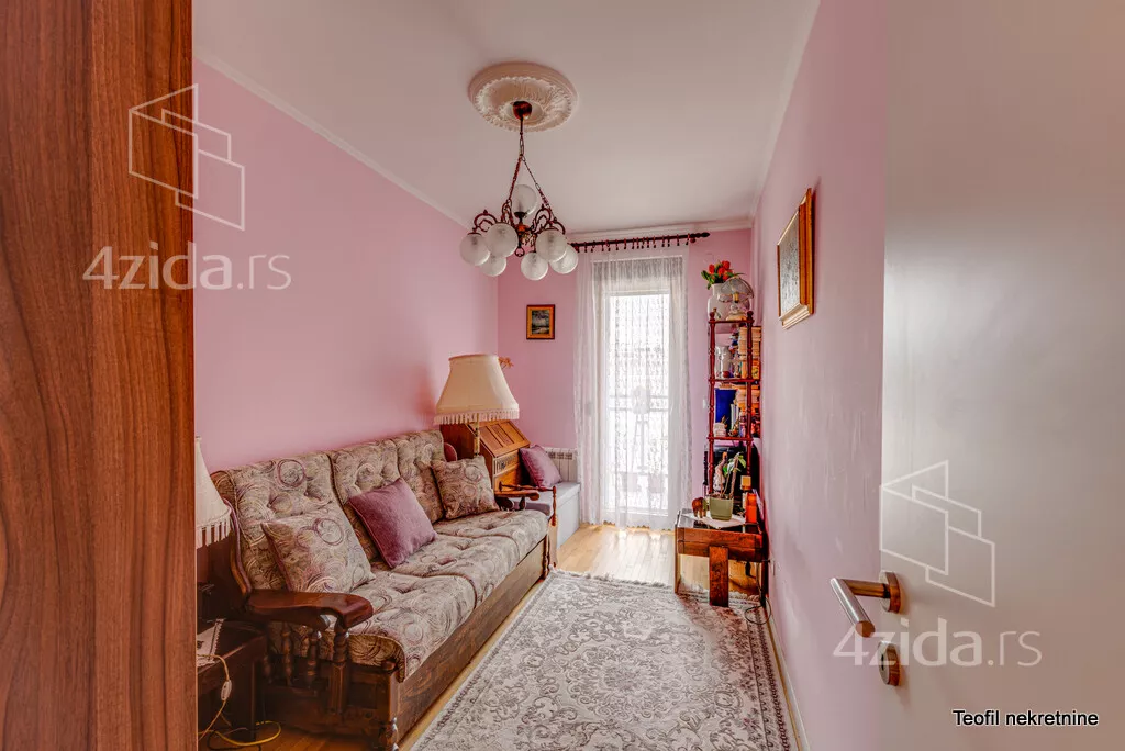 Troiposoban stan | 4zida