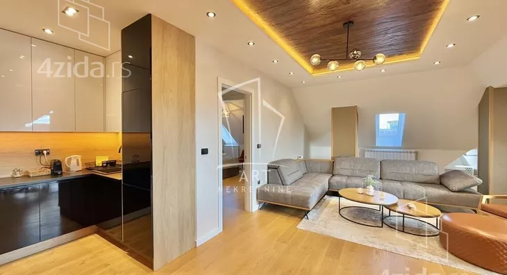 Četvoroiposoban stan | 4zida