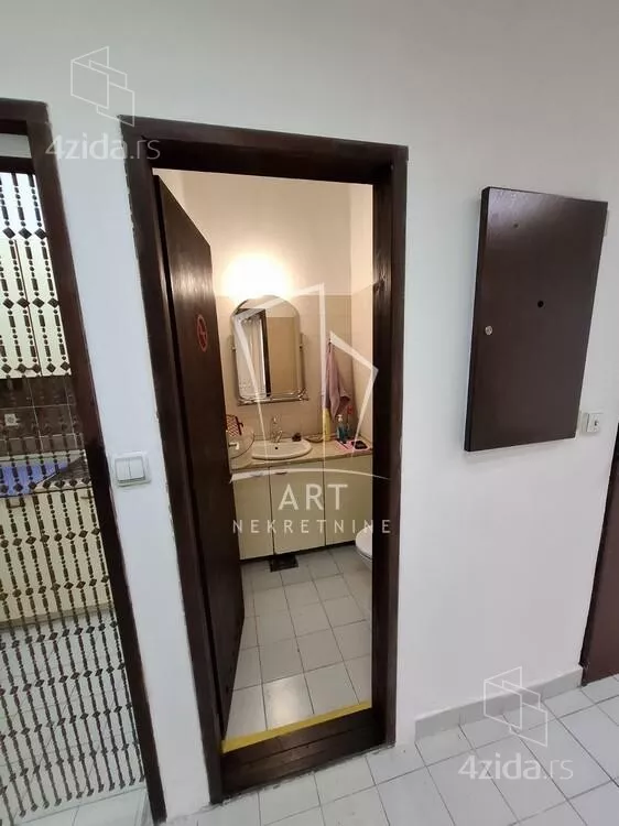 Lokal | 4zida