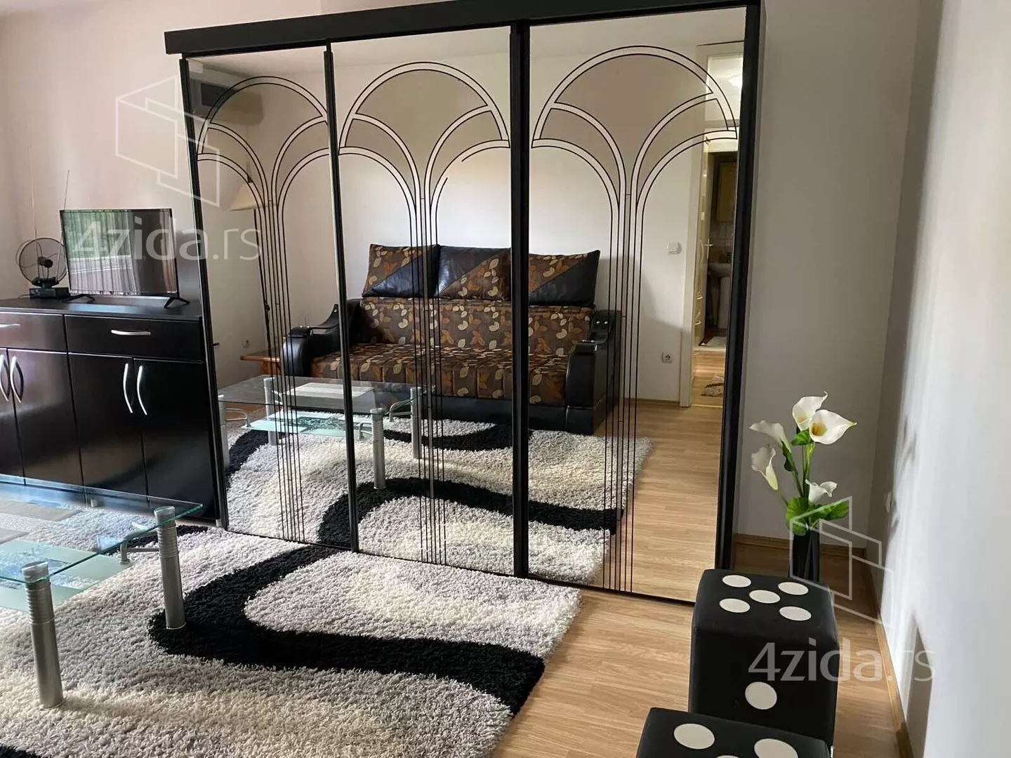 Jednoiposoban stan | 4zida