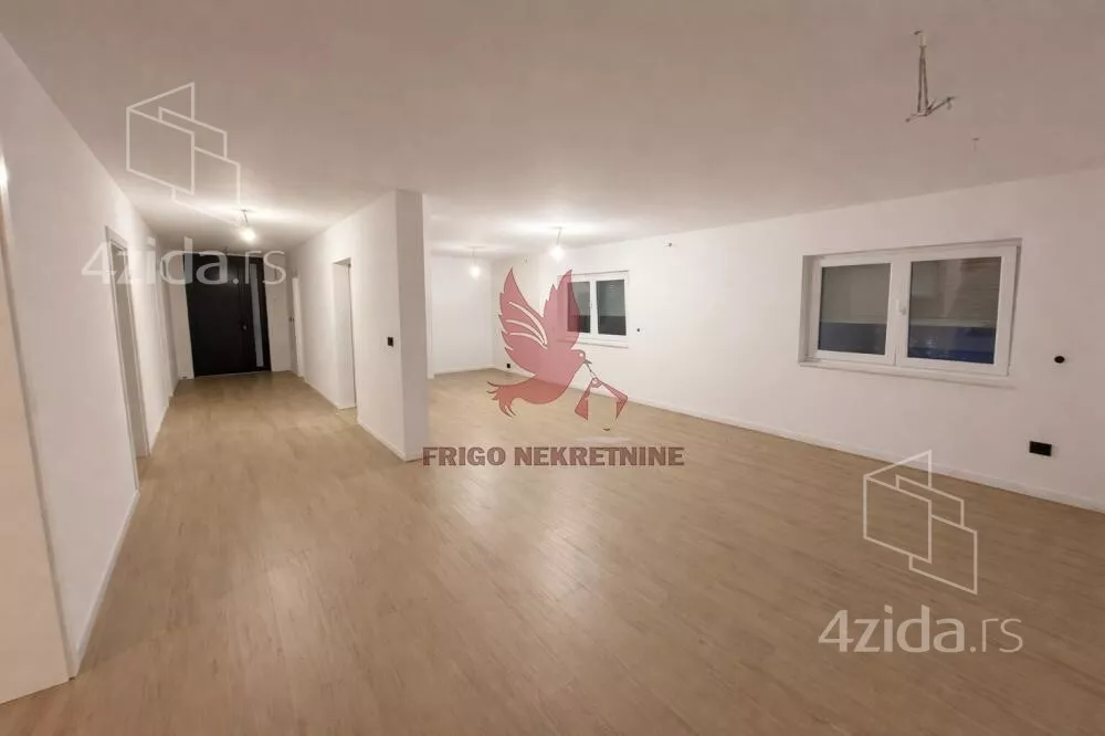 Četvoroiposoban stan | 4zida