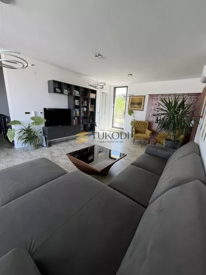 Sremska Kamenica | 4zida.rs