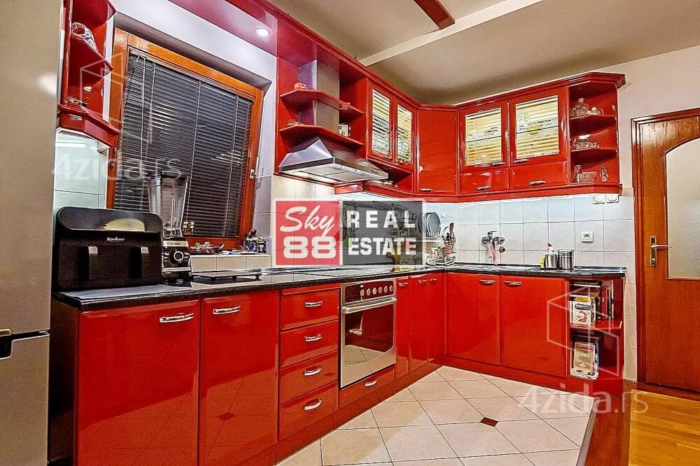 Četvorosoban stan | 4zida