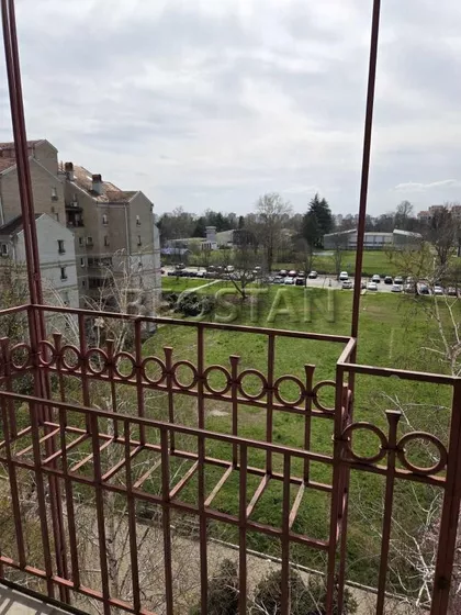 Peđe Milosavljevića | 4zida.rs