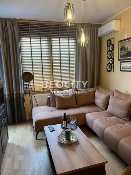 Petefi Šandora | 4zida.rs