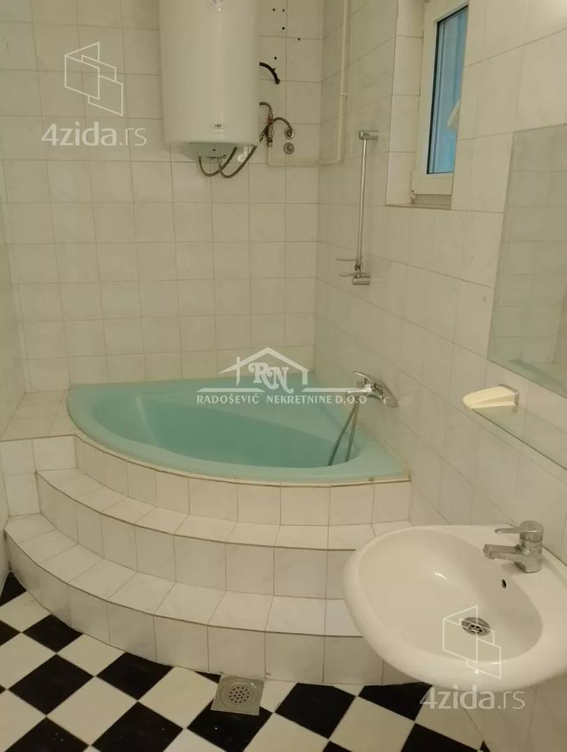 4-etažna kuća | 4zida