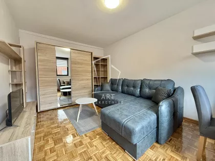 Zorana Radmilovića | 4zida.rs