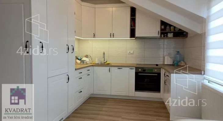 Petosoban stan | 4zida